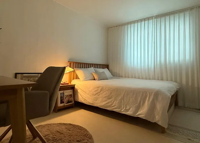 J Apartment *